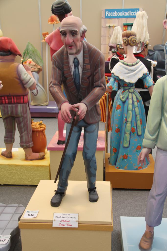 Totfalles: Plaça de la Creu-Los Ángeles