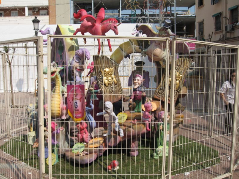 Totfalles: Arquitecto Alfaro-Francisco Cubells