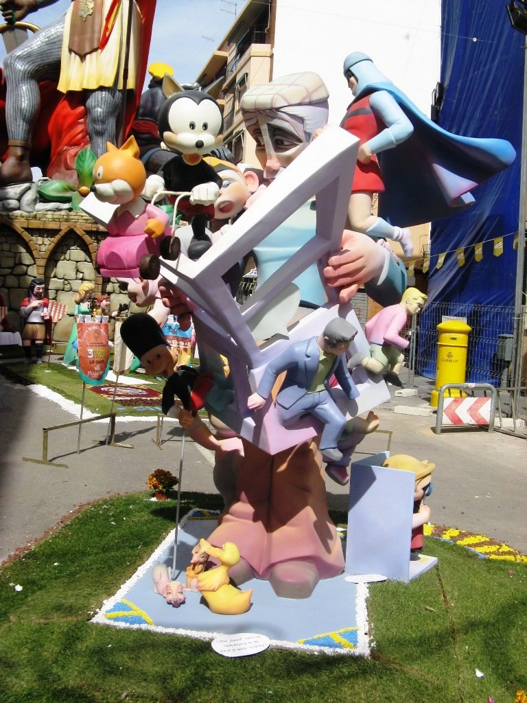 Totfalles: Malvarosa-Antonio Ponz-Cavite