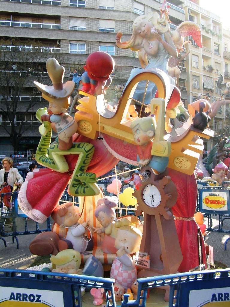 Totfalles: Plaza del Pintor Segrelles