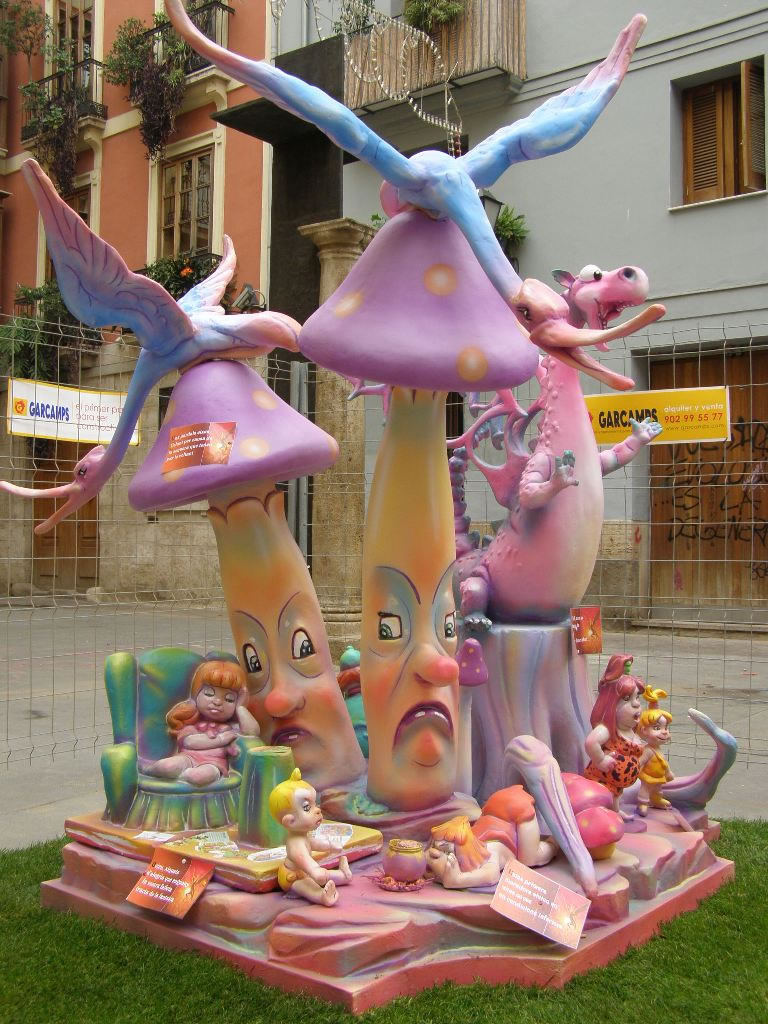 Totfalles: Plaça de la Santa Creu