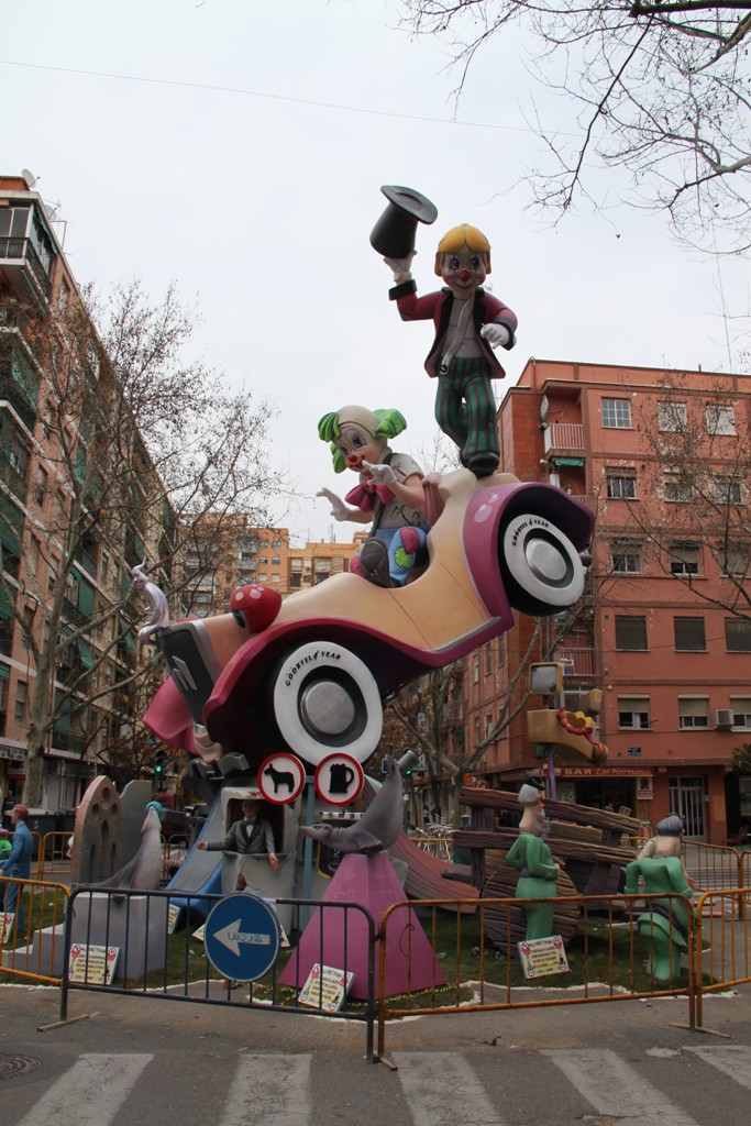 Totfalles: Industria-Santos Justo y Pastor