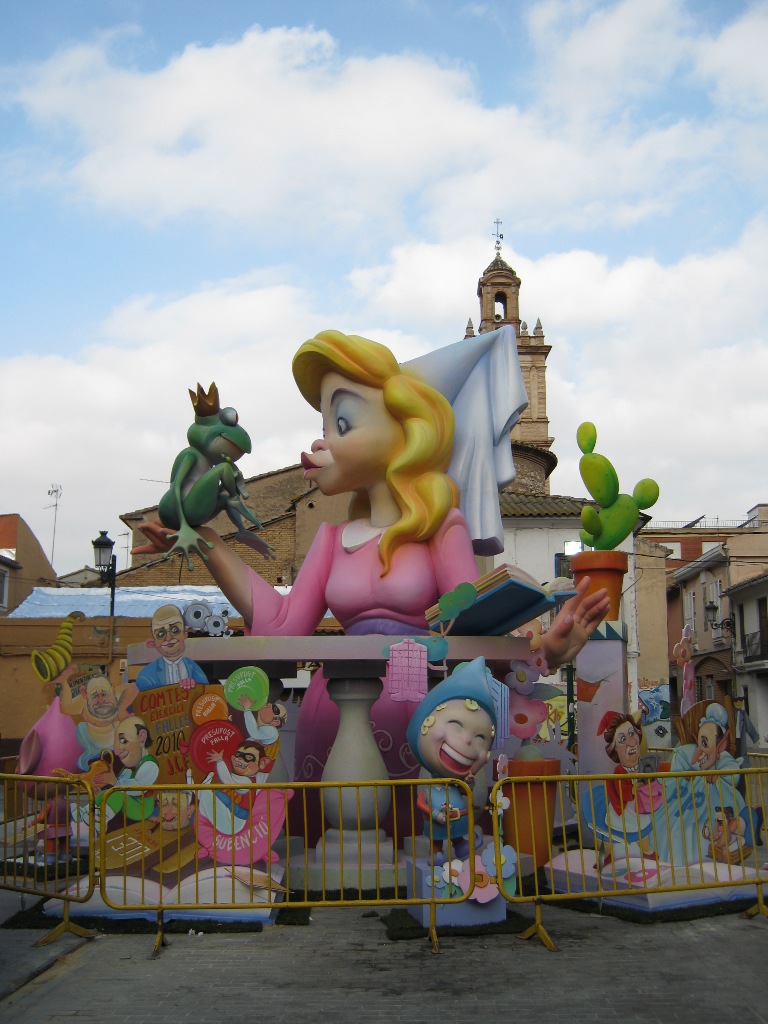 Totfalles: Plaça de la Tenda