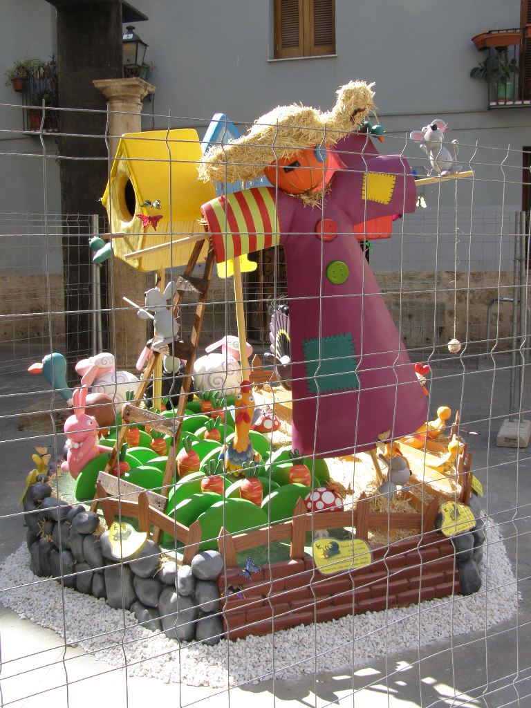 Totfalles: Plaça de la Santa Creu