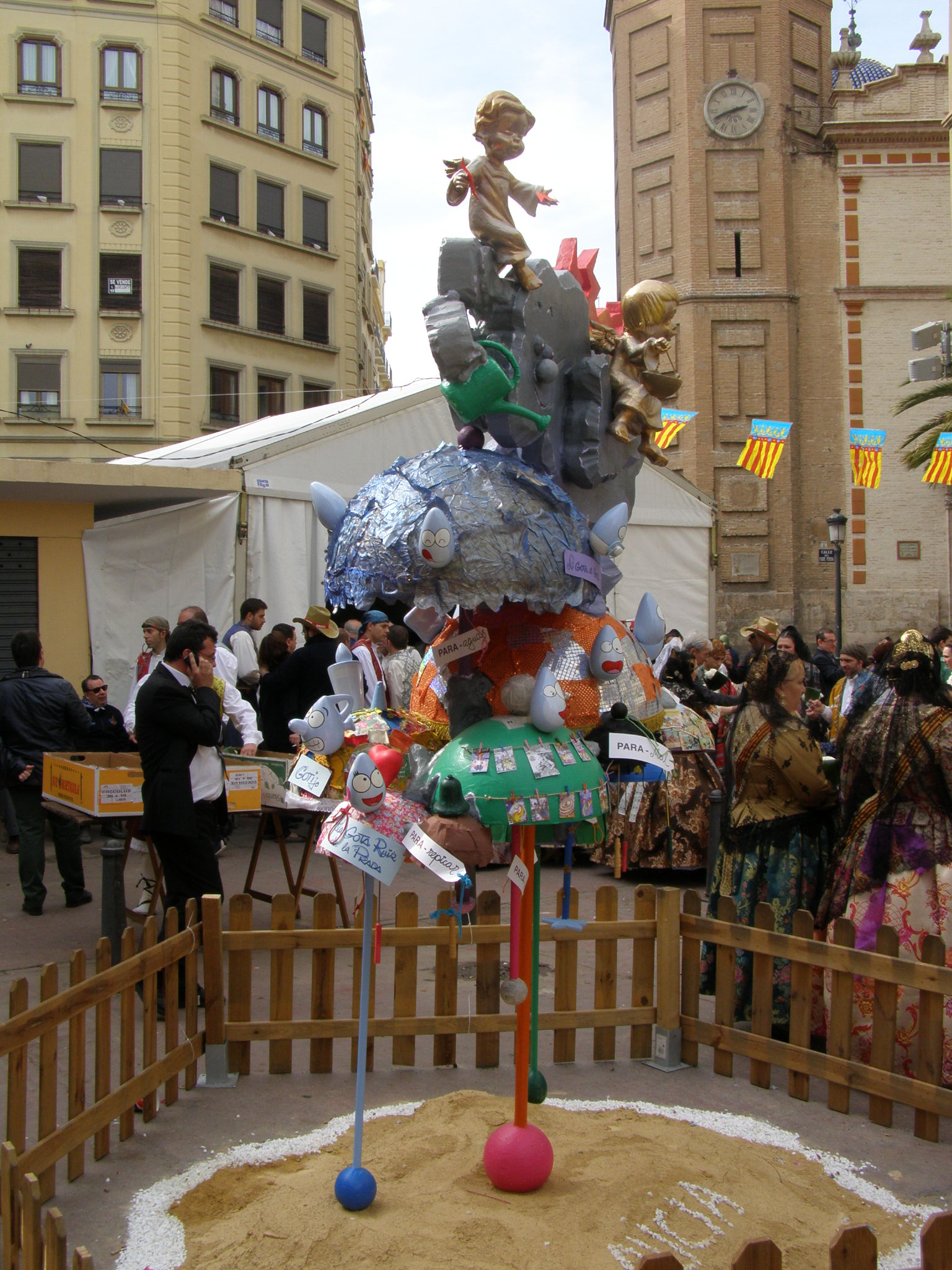 Totfalles: Plaza Mercado de Ruzafa