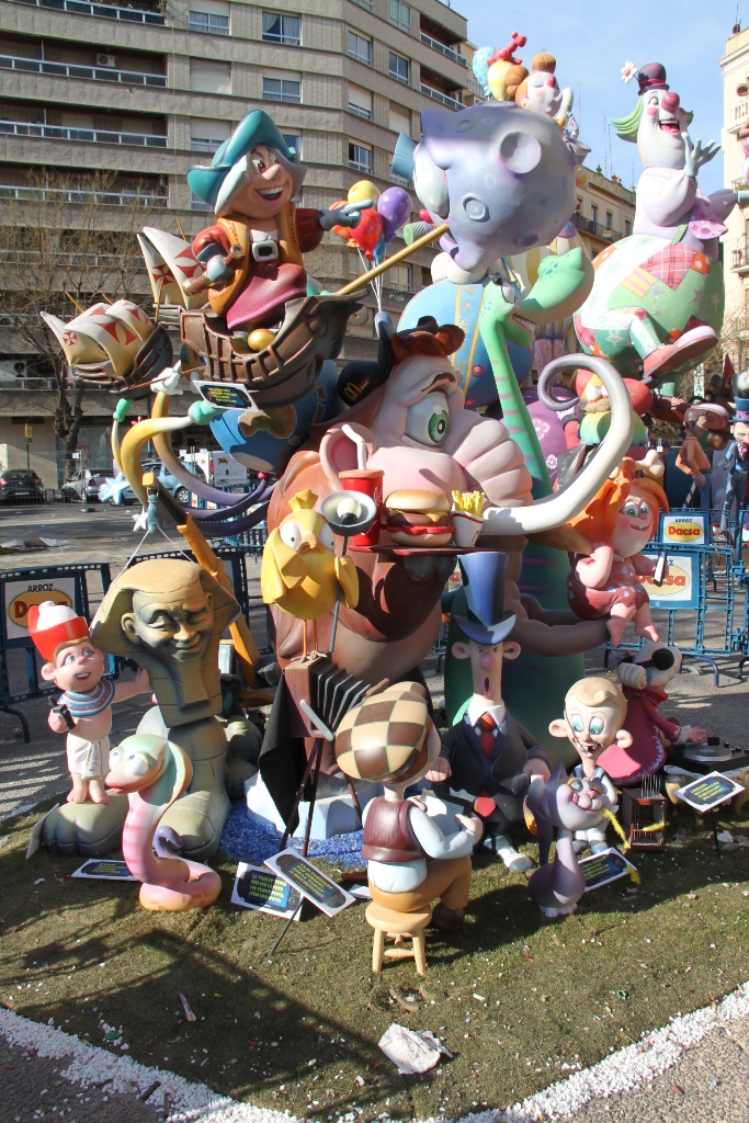 Totfalles: Plaza del Pintor Segrelles