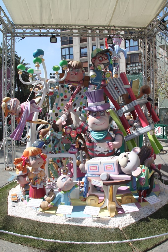 Totfalles: Av. Regne de València-Duque de Calabria