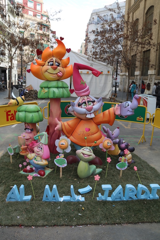 Totfalles: Av. Regne de València-Maestro Serrano
