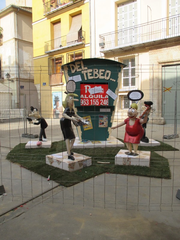 Totfalles: Plaça de la Santa Creu