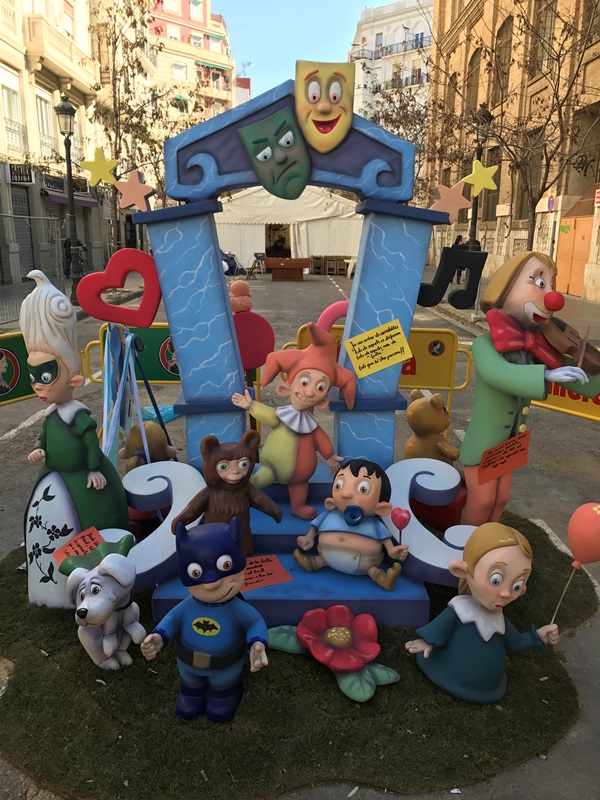 Totfalles: Av. Regne de València-Maestro Serrano