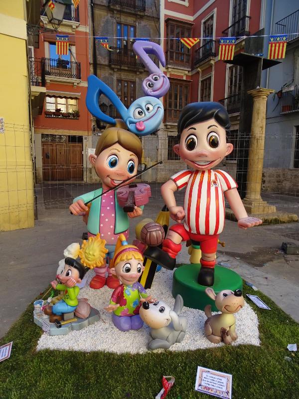 Totfalles: Plaça de la Santa Creu